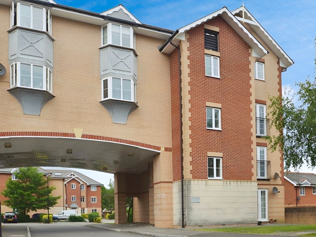 2 bed flat to rent in Seager Drive, Windsor Quay, Cardiff CF11, £975