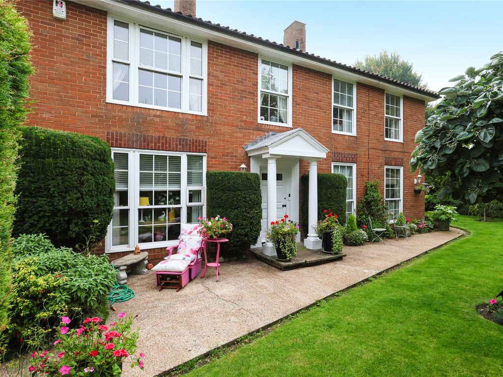 4 bed detached house for sale in Chesterfield Road, The Meads