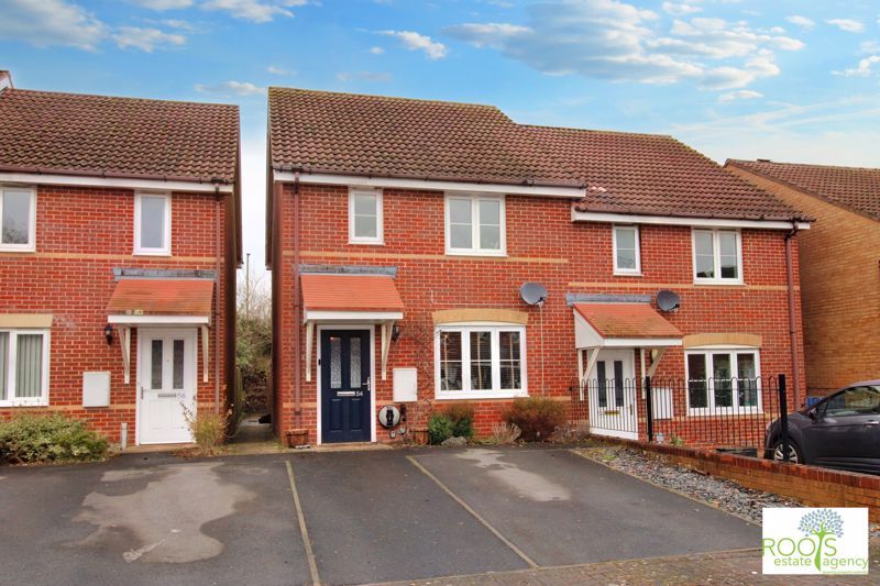 3 bed semidetached house for sale in Florence Gardens, Henwick