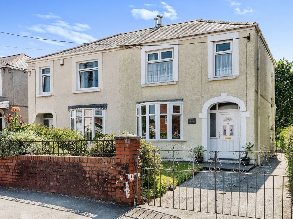 3 bed semidetached house for sale in Gorseinon Road, Penllergaer
