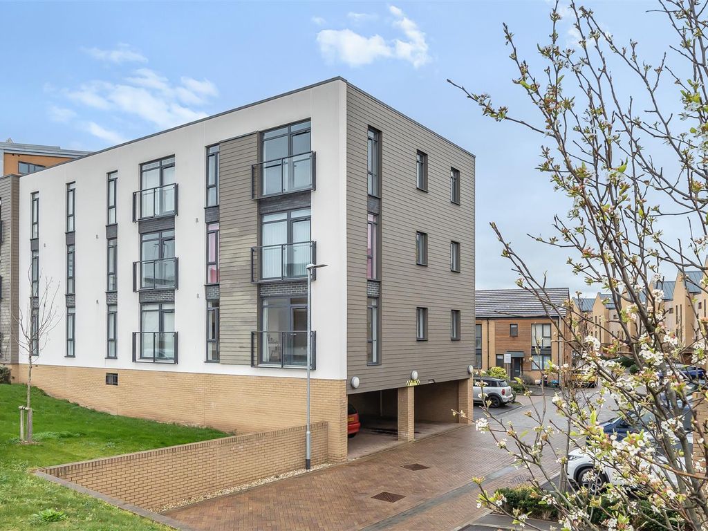 2 bed flat for sale in Firepool Crescent, Taunton TA1 Zoopla
