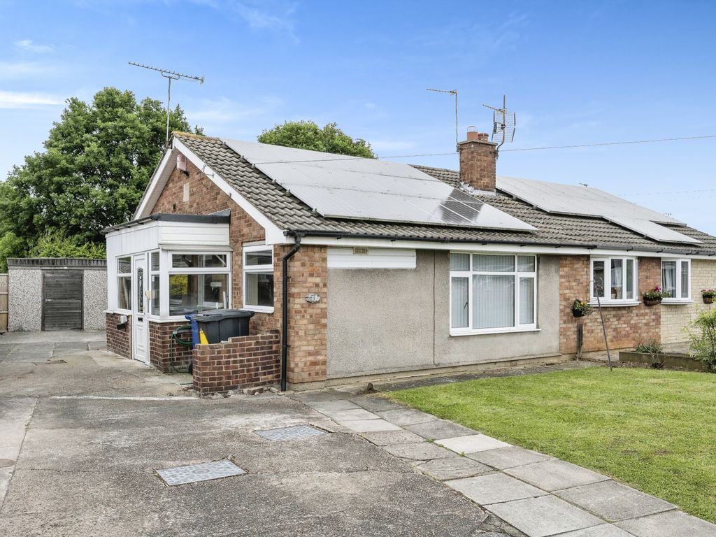 2 bed bungalow for sale in Deansfield Close, Armthorpe, Doncaster