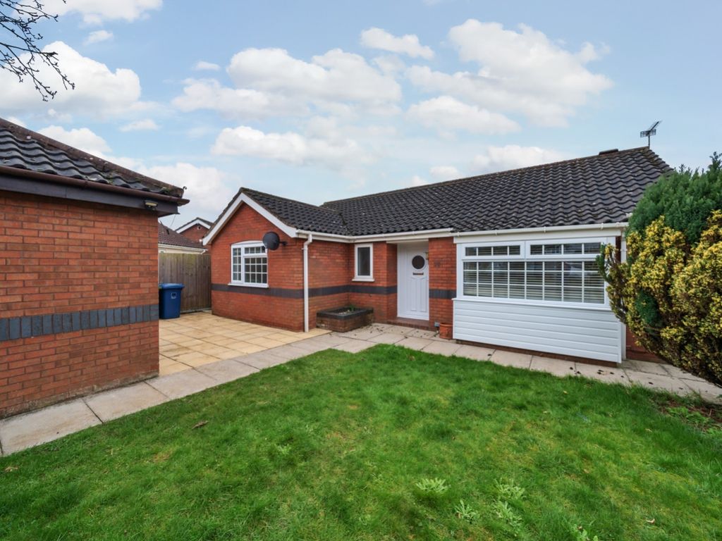 3 bed detached bungalow for sale in Windsor Close, Sudbrooke, Lincoln