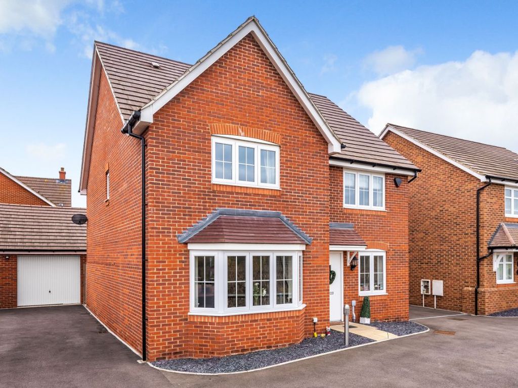 5 bed detached house for sale in Caves Gardens, Marston Moretaine