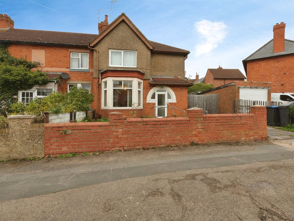 3 bed end terrace house for sale in Kingsland Avenue, Kingsthorpe, Northampton NN2, £250,000