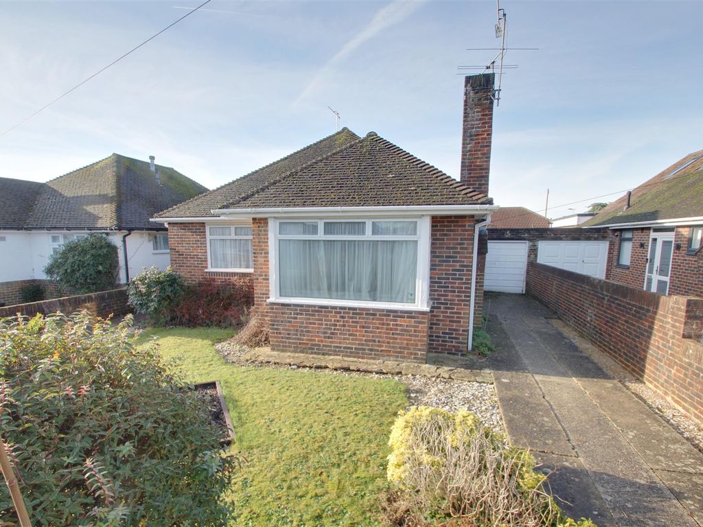 3 bed detached bungalow for sale in Shirley Drive, Broadwater, Worthing