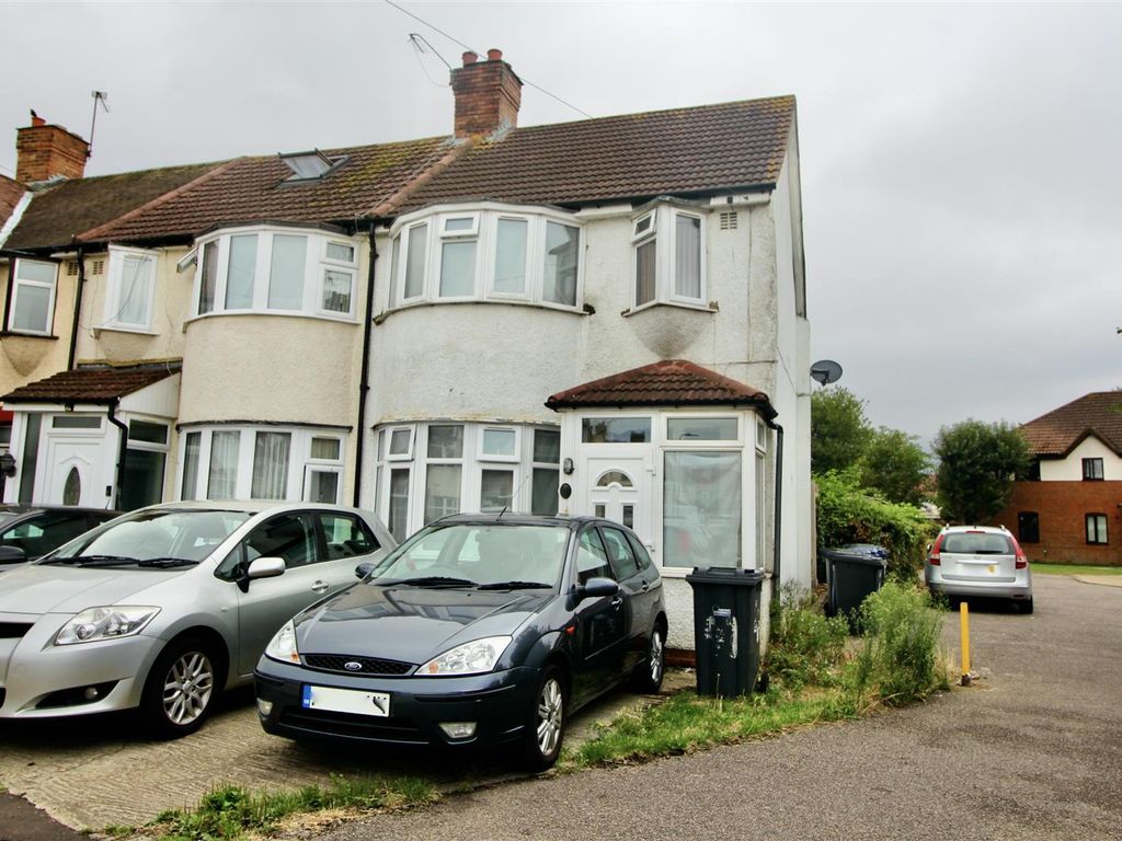 3 bed end terrace house for sale in St. Crispins Close, Southall UB1