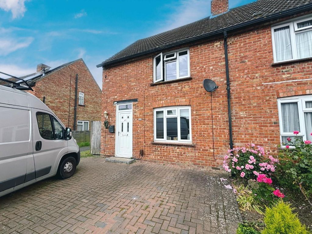 3 bed semidetached house for sale in Bentley Road, Willesborough