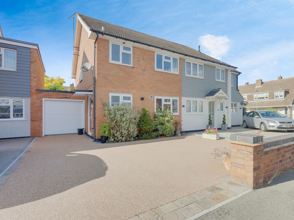 3 bed semidetached house for sale in Meadway, Benfleet SS7, £400,000