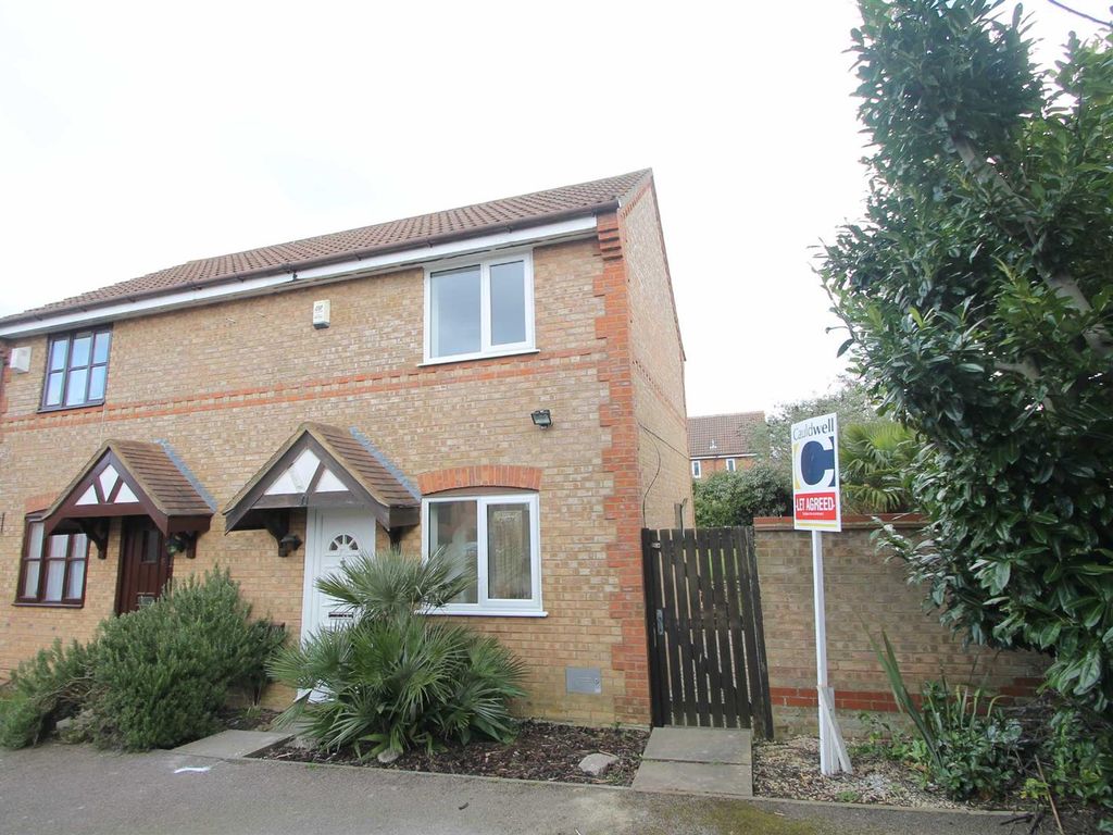 2 bed semidetached house to rent in Grace Avenue, Oldbrook, Milton