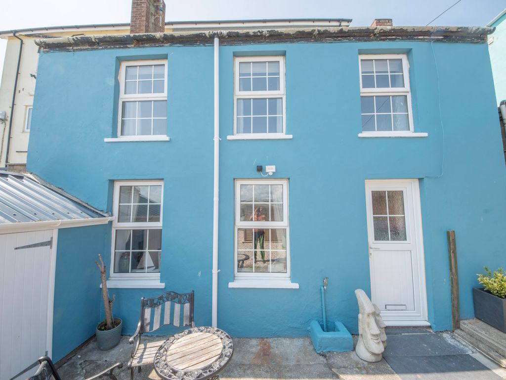 2 bed cottage for sale in Borth SY24, £183,000 Zoopla