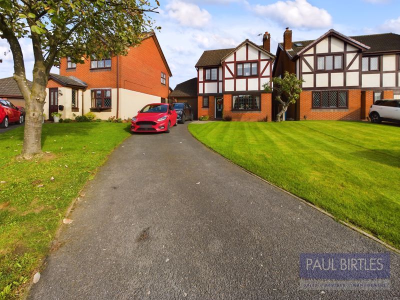 4 bed detached house for sale in Stile Close, Flixton, Trafford M41, £