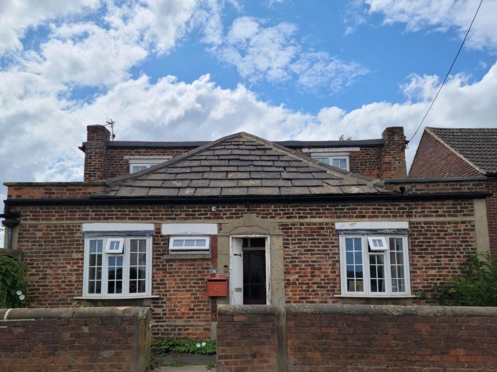 3 bed detached house for sale in Town Street, Carlton, Wakefield WF3
