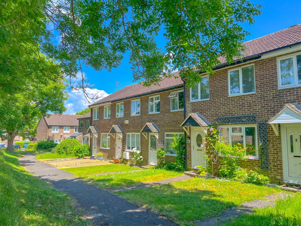 2 bed terraced house for sale in Sevenfields, Highworth, Swindon SN6, £220,000 Zoopla