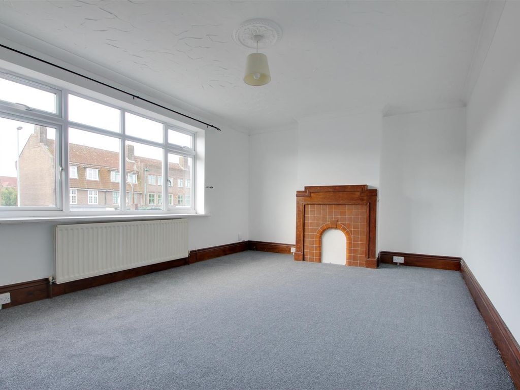 1 bed flat to rent in Goring Road, GoringBySea, Worthing BN12, £1,000