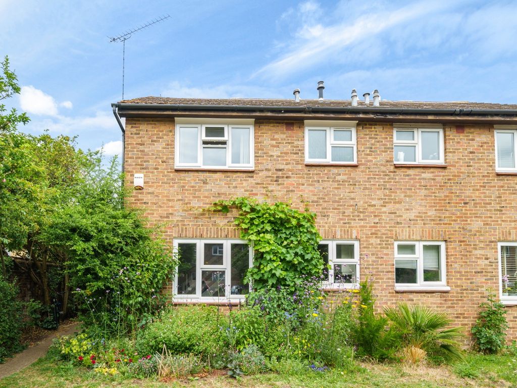 1 bed terraced house for sale in Westcott Road, London SE17 Zoopla