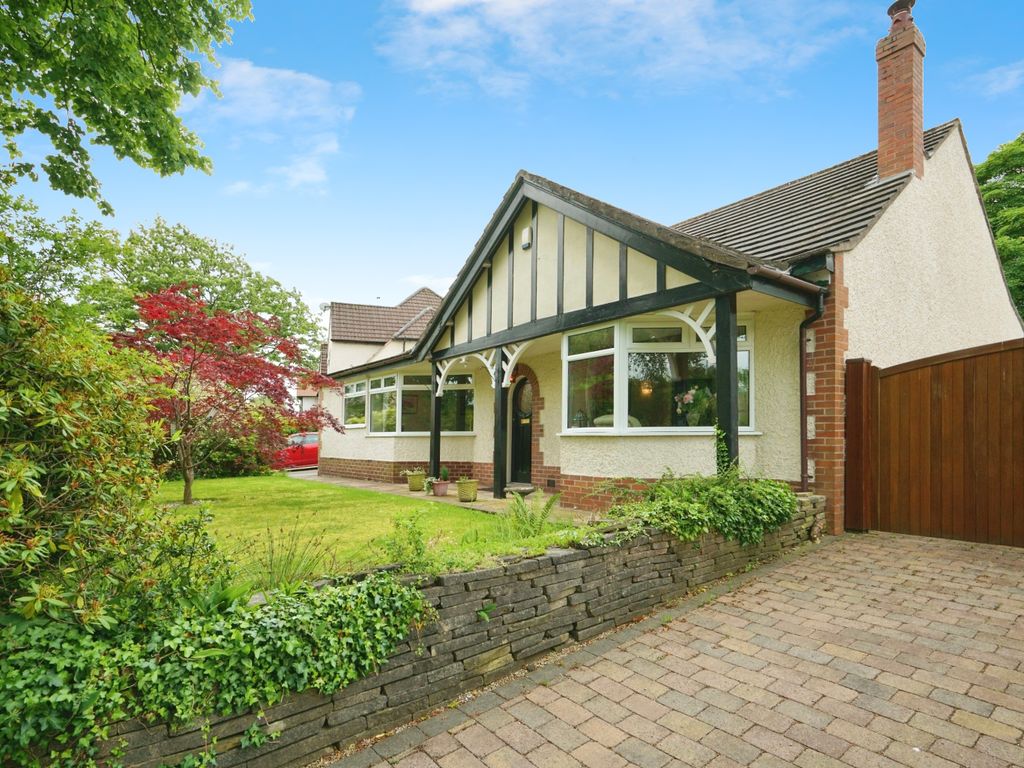 3 bed detached bungalow for sale in Wigan Road, Standish, Wigan WN6, £