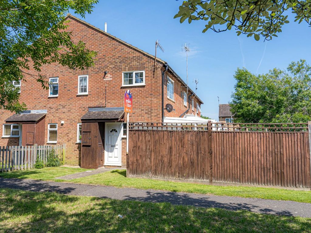 1 bed semidetached house for sale in Falcon Way, Ashford TN23 Zoopla