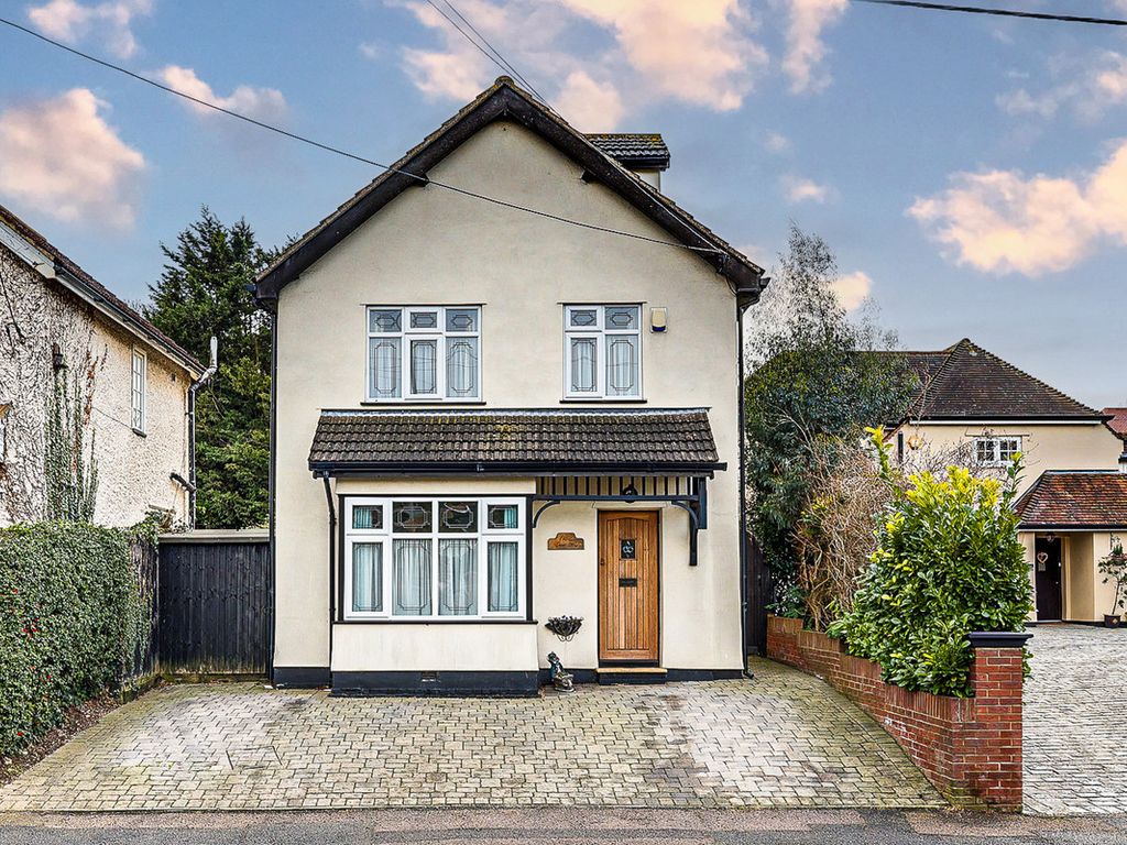 3 bed detached house for sale in Essex Way, Benfleet SS7, £450,000 Zoopla
