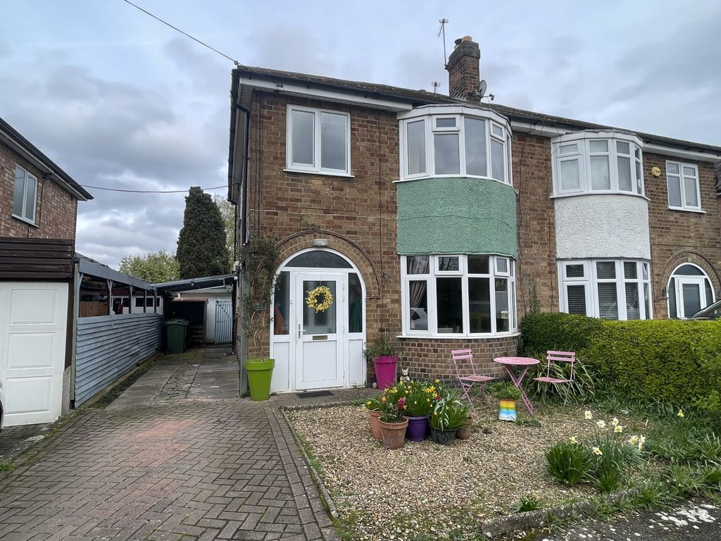 3 bed semidetached house for sale in Leicester Road, Leicester