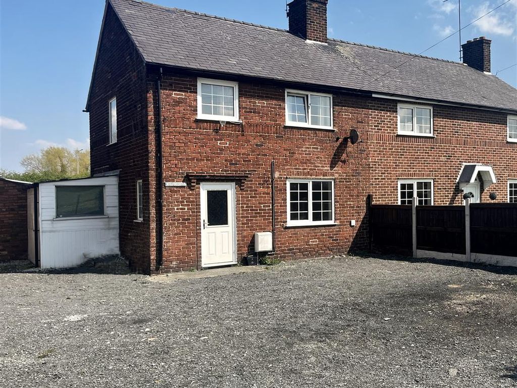 3 bed semidetached house for sale in Bagillt Road, Bagillt CH6, £