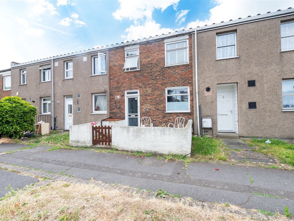 3 bed terraced house for sale in Willowherb Walk, Romford RM3, £300,000 Zoopla
