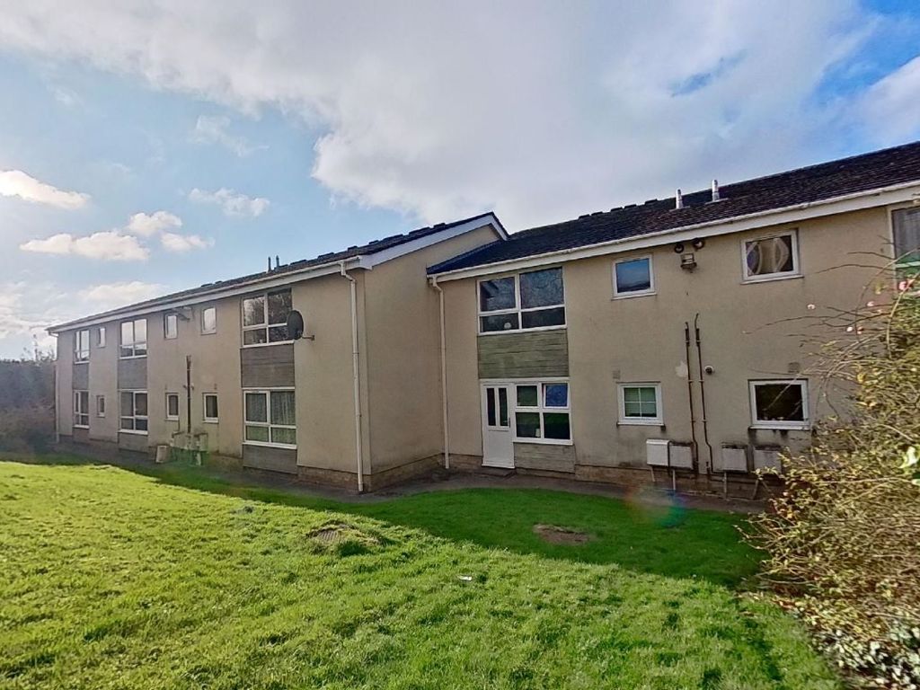1 bed flat for sale in Flat 16 Llys Newydd, Llwynhendy, Llanelli, Dyfed