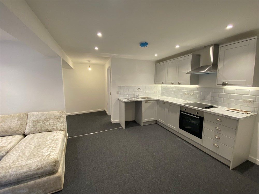 2 bed flat to rent in St. Michaels Road, Bournemouth BH2, £995 pcm Zoopla