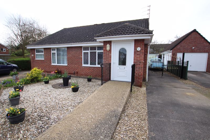 1 bed bungalow for sale in Penngrove, Longwell Green, Bristol BS30, £