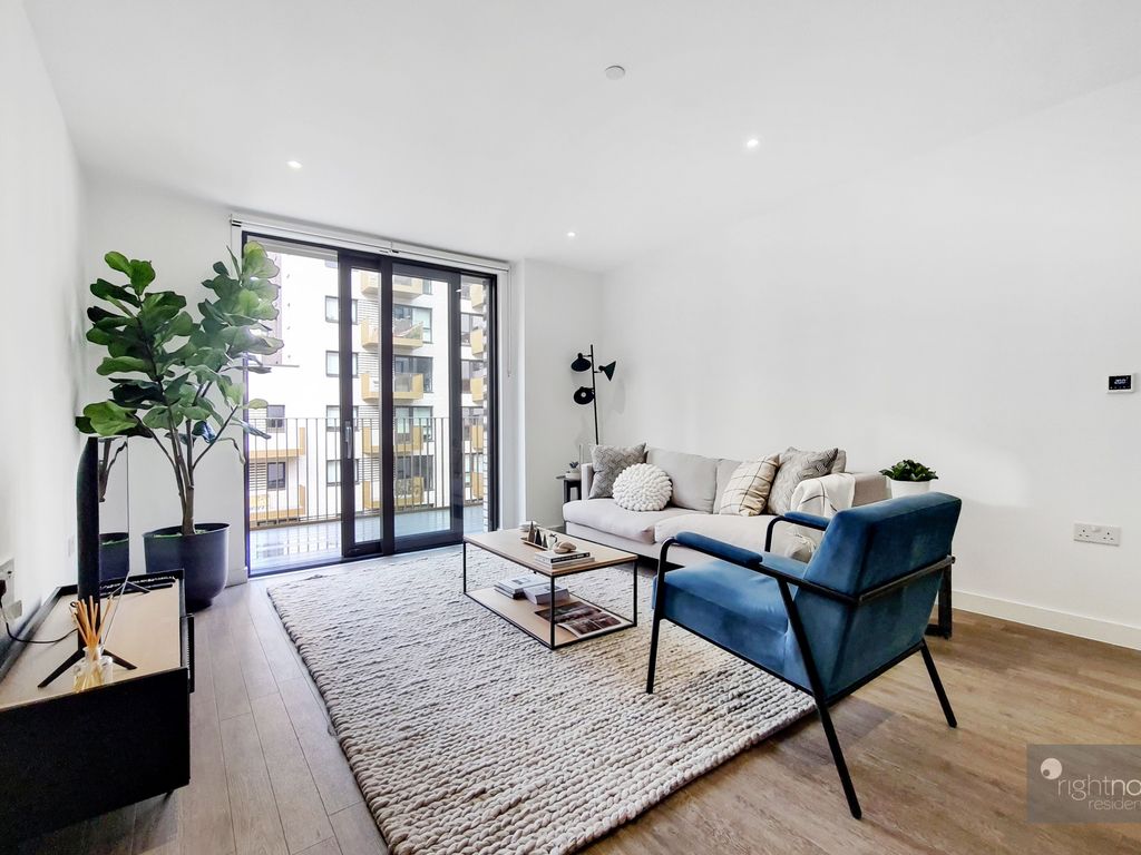 3 bed flat to rent in Vanguard Way, London E17, £3,120 pcm Zoopla