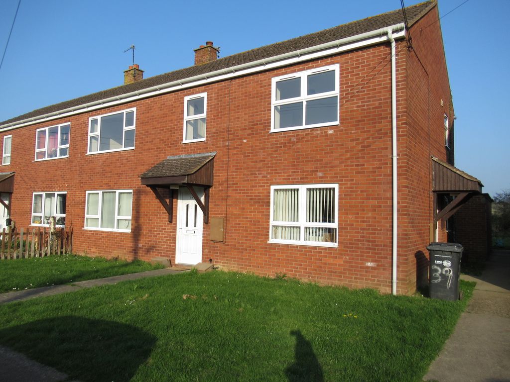 2 bed flat to rent in Stapleton Close, Martock TA12, £775 pcm Zoopla