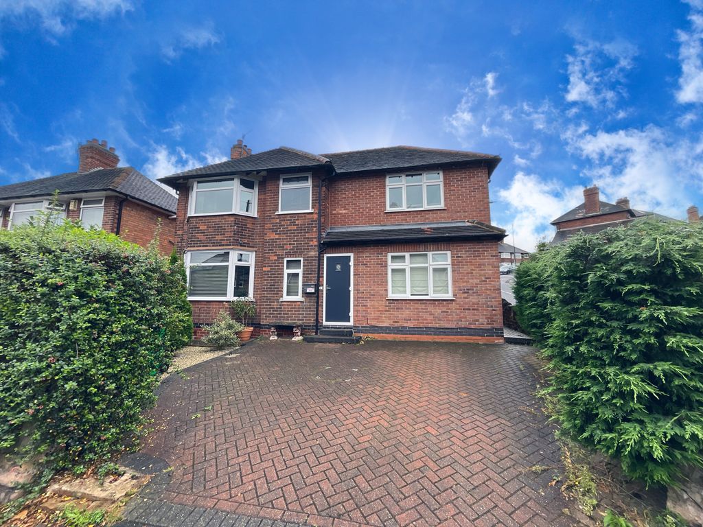4 bed detached house for sale in Cantrell Road, Bulwell, Nottingham NG6, £290,000 Zoopla