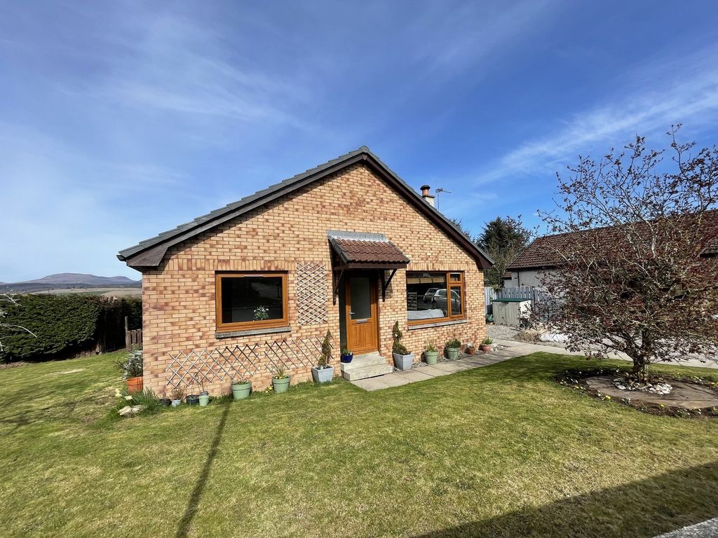 3 bed detached bungalow for sale in 1 Balloan Road, Marybank, Muir Of Ord. IV6 Zoopla