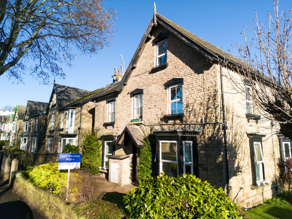 Apartment D, 27 Crescent Road S7  