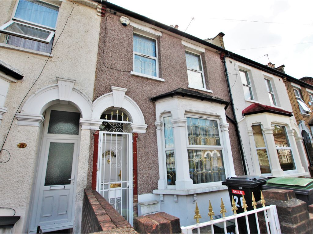 4 bed terraced house to rent in Asplins Road, Tottenham, London N17