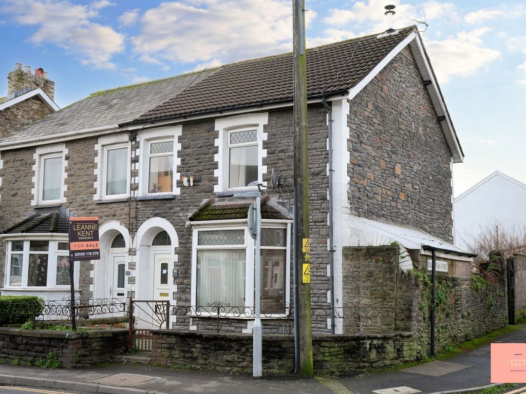 4 bed semidetached house for sale in Pontygwindy Road, Caerphilly CF83