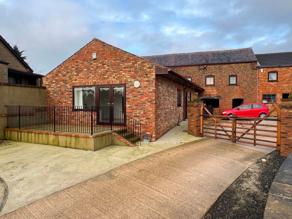 2 bed bungalow to rent in Arkendale, Knaresborough HG5, £1,300 pcm Zoopla