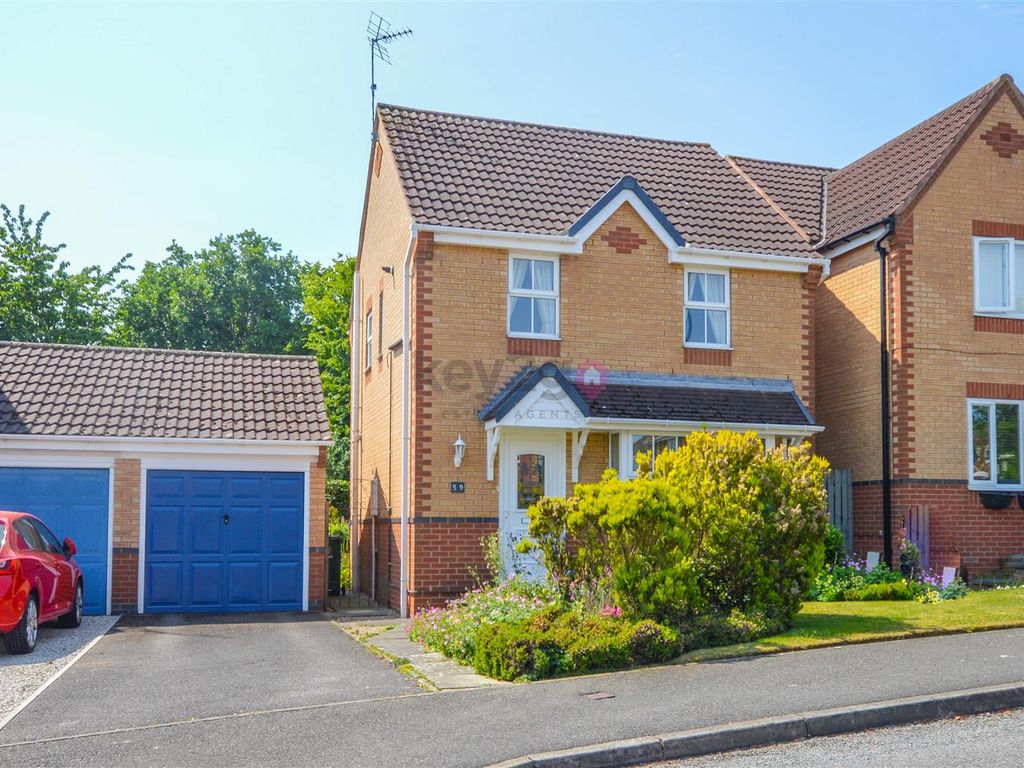 3 bed linkdetached house for sale in Hall Meadow Drive, Halfway