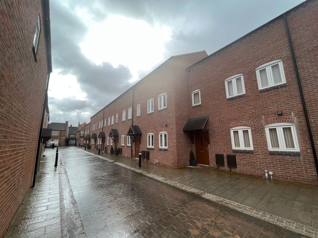 4 bed terraced house to rent in Church Street, Atherstone CV9 Zoopla