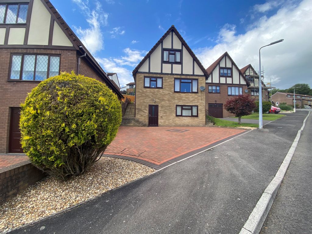 3 bed detached house for sale in Llwyncelyn Park, Llwyncelyn, Porth