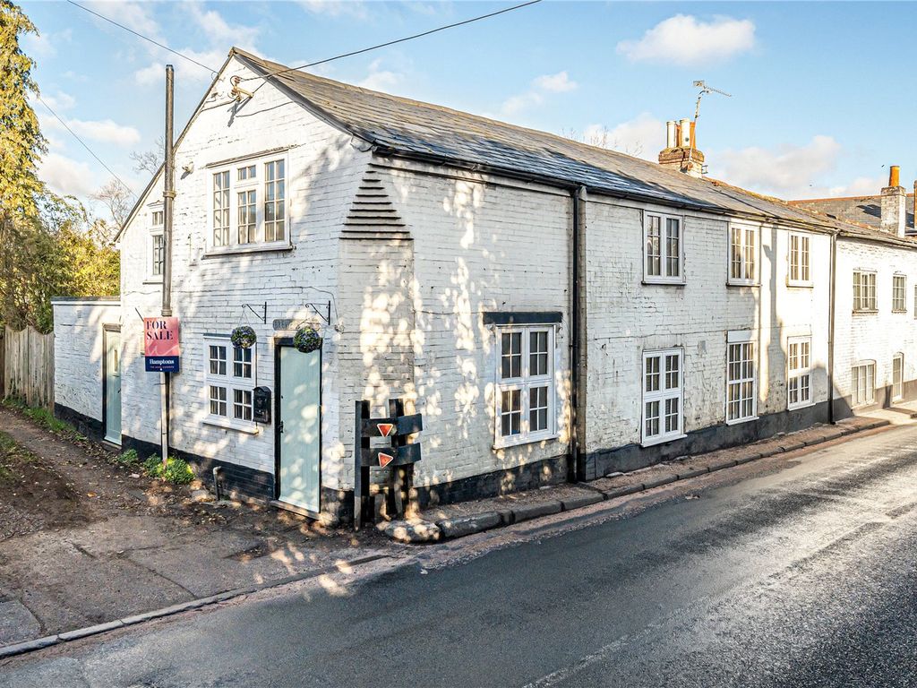 4 bed semidetached house for sale in High Street, Twyford, Winchester