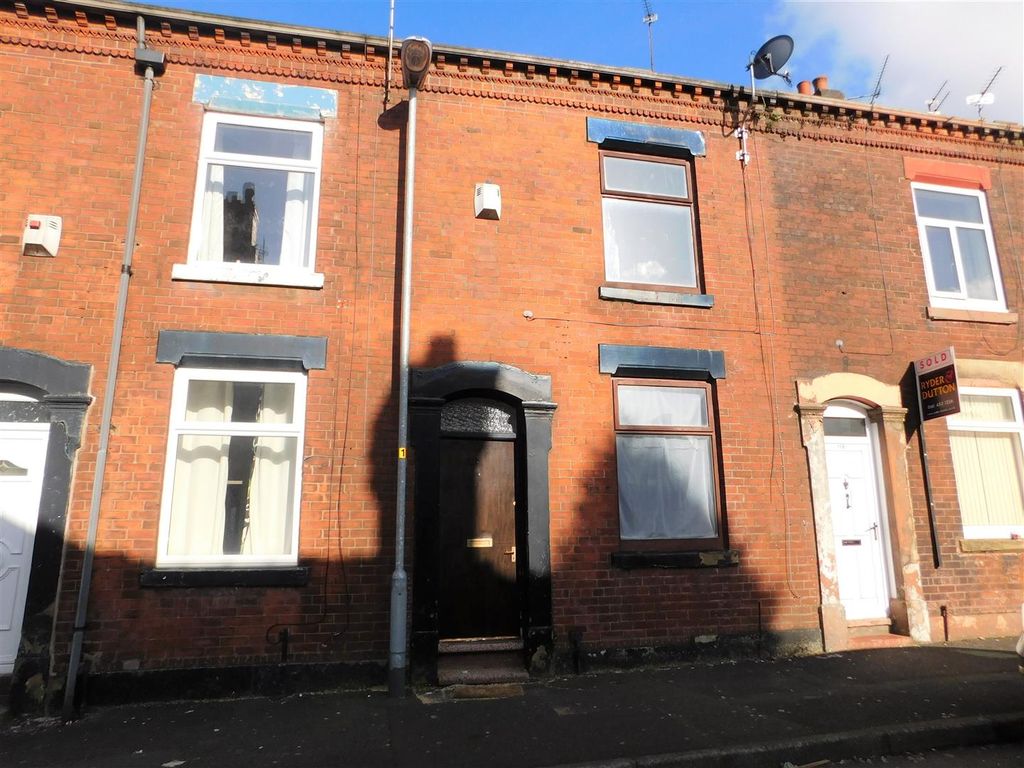 2 bed terraced house to rent in Raper Street, Oldham OL4, £825 pcm Zoopla