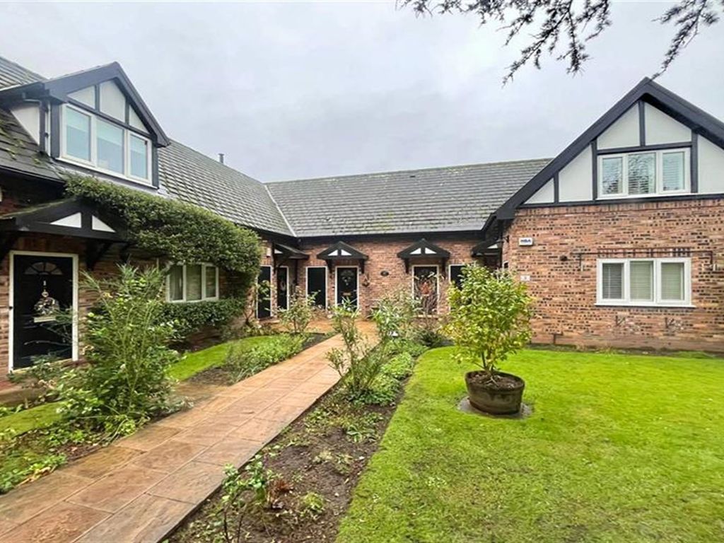 2 bed flat for sale in The Avenue, Sale M33, £335,000 Zoopla