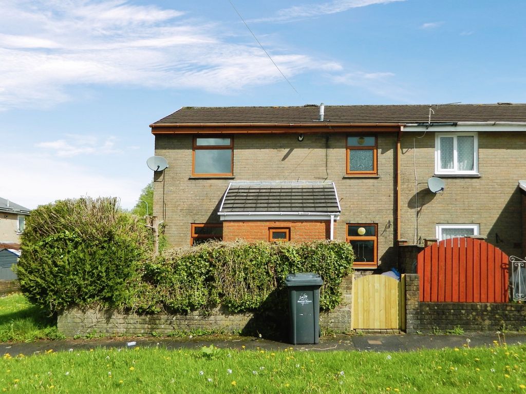 3 bed end terrace house for sale in Shepherds Close, Sirhowy, Tredegar