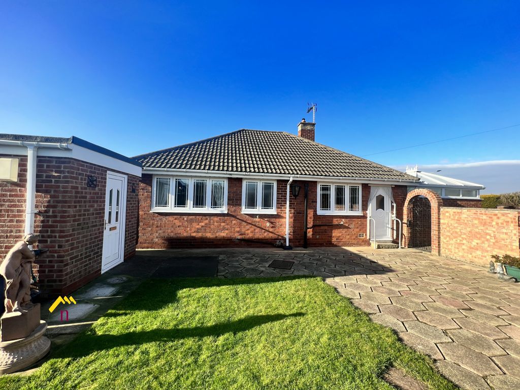 2 bed detached bungalow for sale in Newfield Drive, Moorends, Doncaster