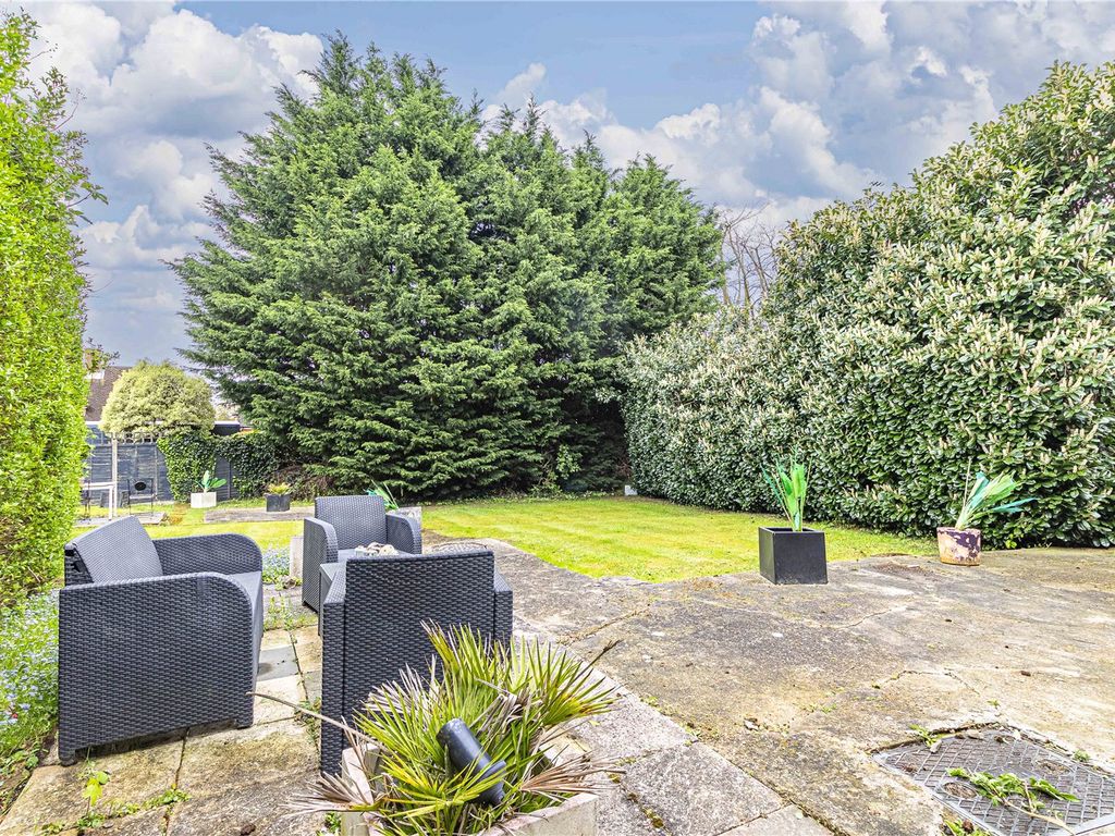 3 bed end terrace house for sale in Tibbs Hill Road, Abbots Langley