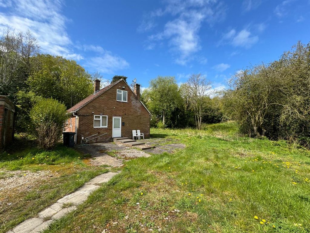 4 bed detached bungalow for sale in Cross Road, Off Middle Road Hardwick Wood, Wingerworth S42