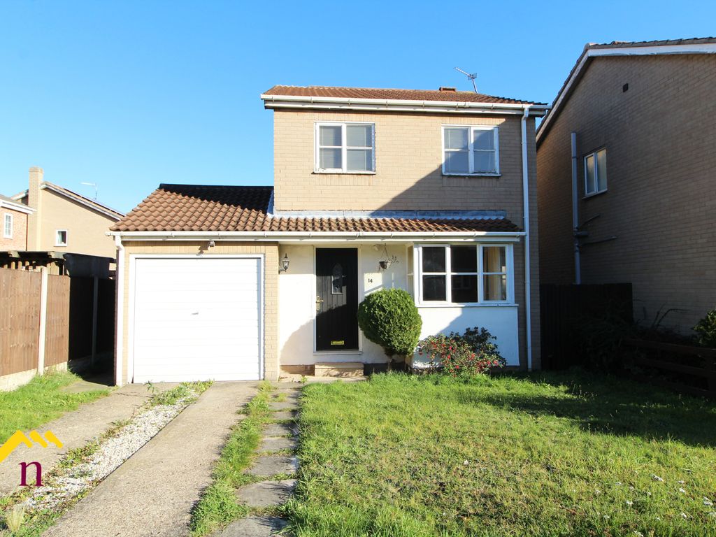 3 bed detached house for sale in Crossfield Drive, Skellow, Doncaster