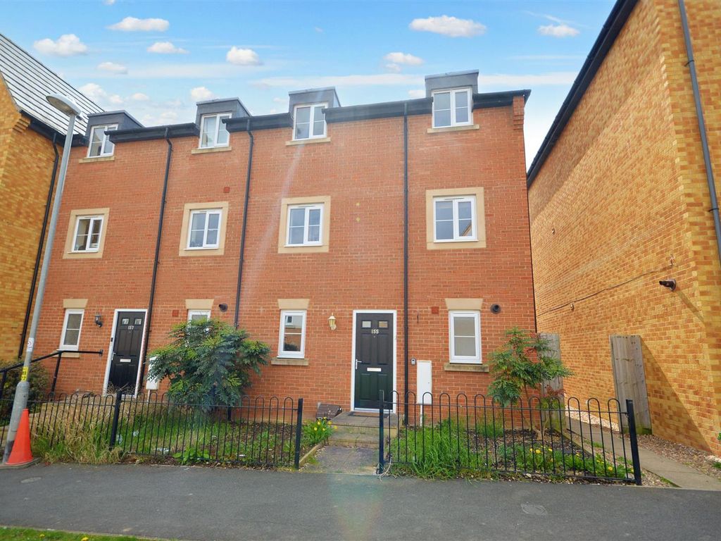 3 bed end terrace house to rent in Roman Road, Little Stanion, Corby