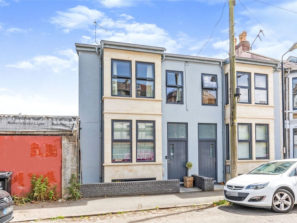 3 bed end terrace house for sale in St. Andrews Road, Montpelier